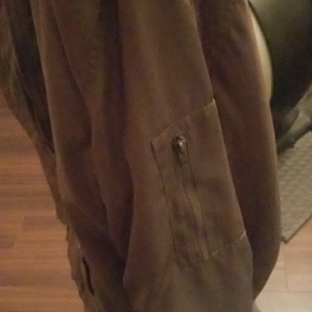 Clothes - Picture 6 of 8